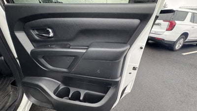 2018 Nissan TITAN SV