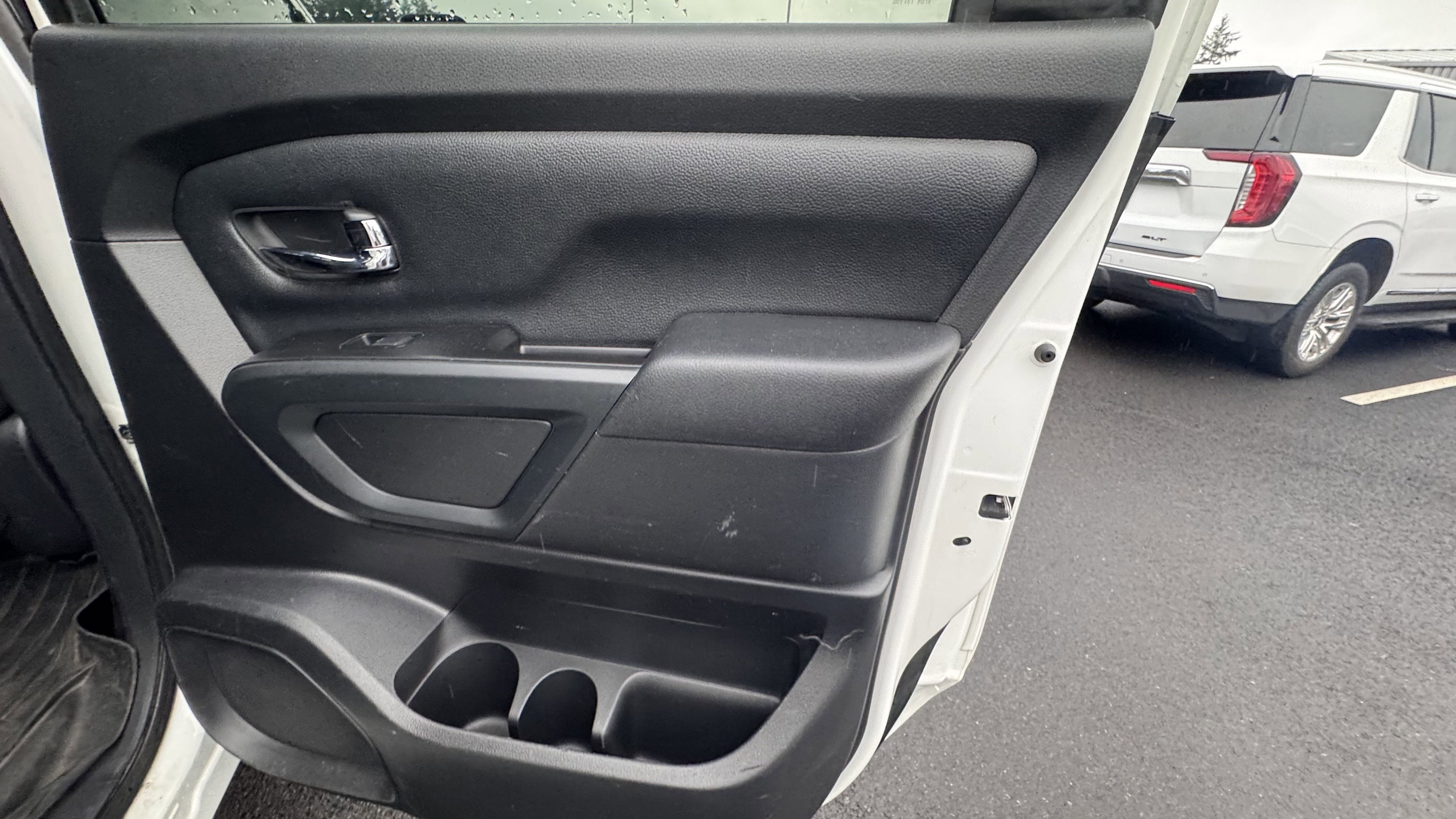 2018 Nissan TITAN SV