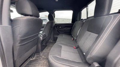 2018 Nissan TITAN SV