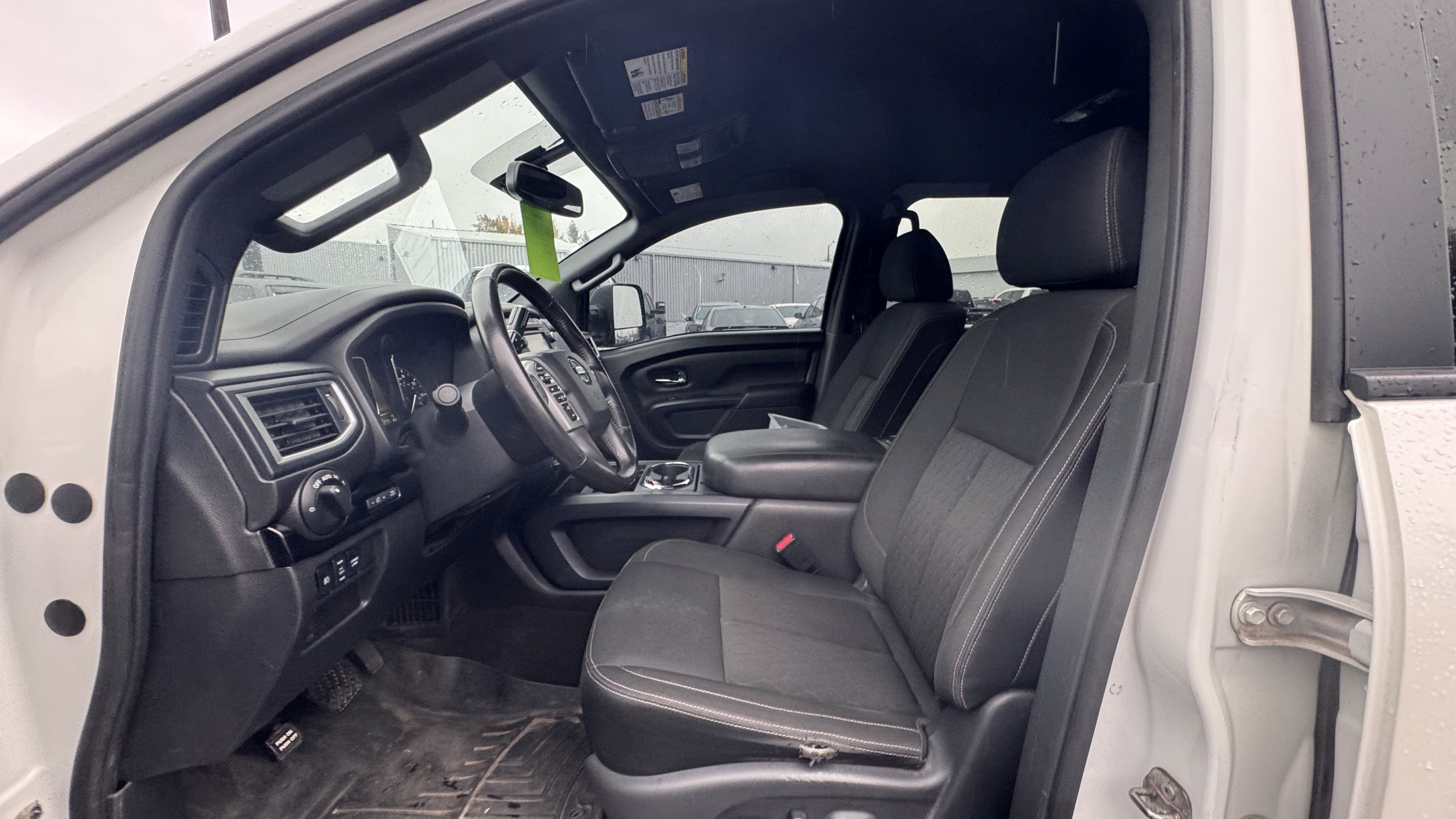 2018 Nissan TITAN SV