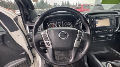 2018 Nissan TITAN SV