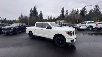 2018 Nissan TITAN SV