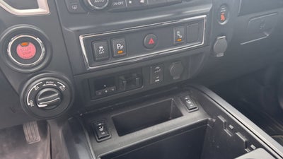 2018 Nissan TITAN SV