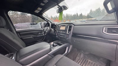 2018 Nissan TITAN SV