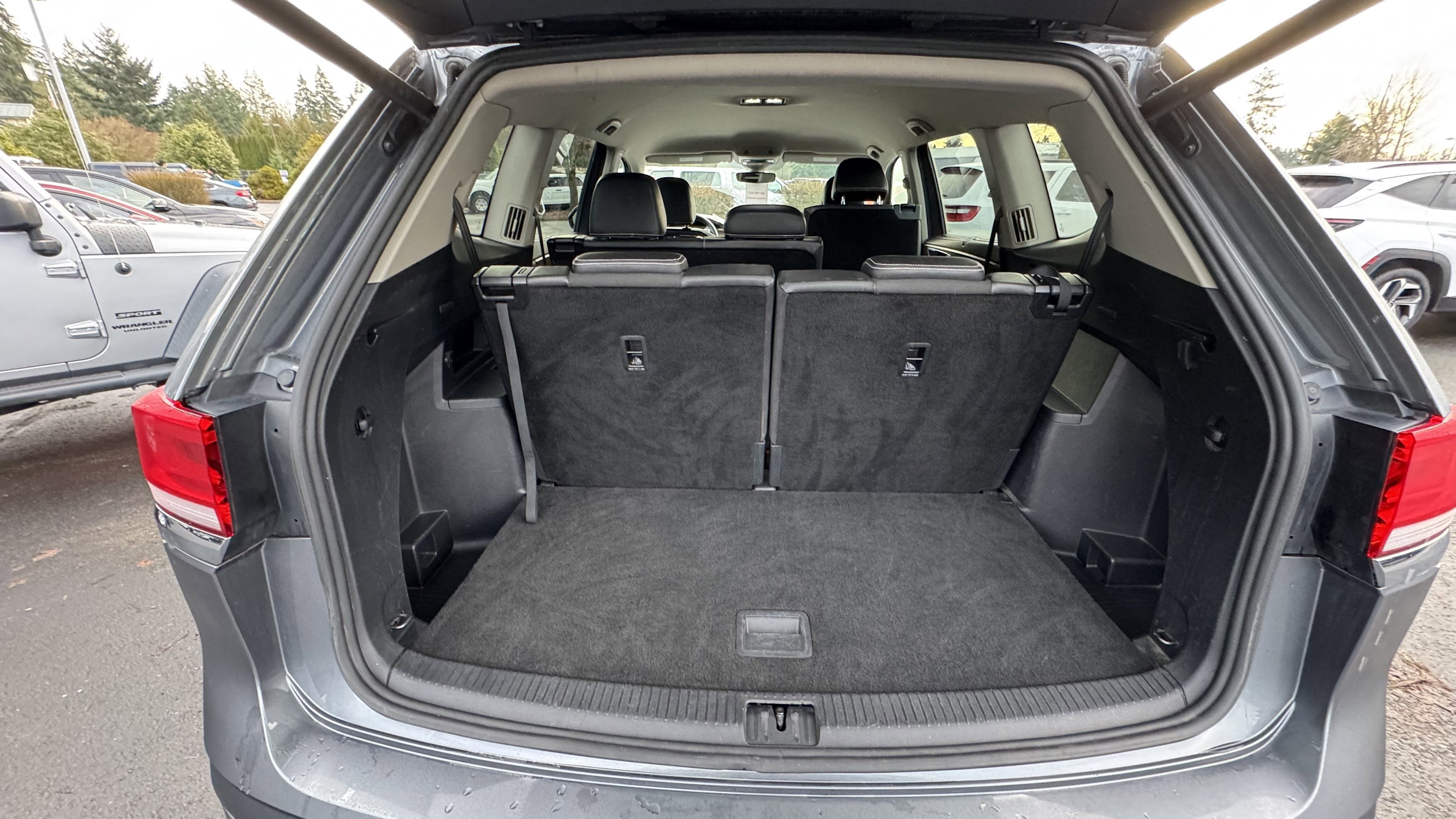 2024 Volkswagen Atlas 2.0T SE w/Technology