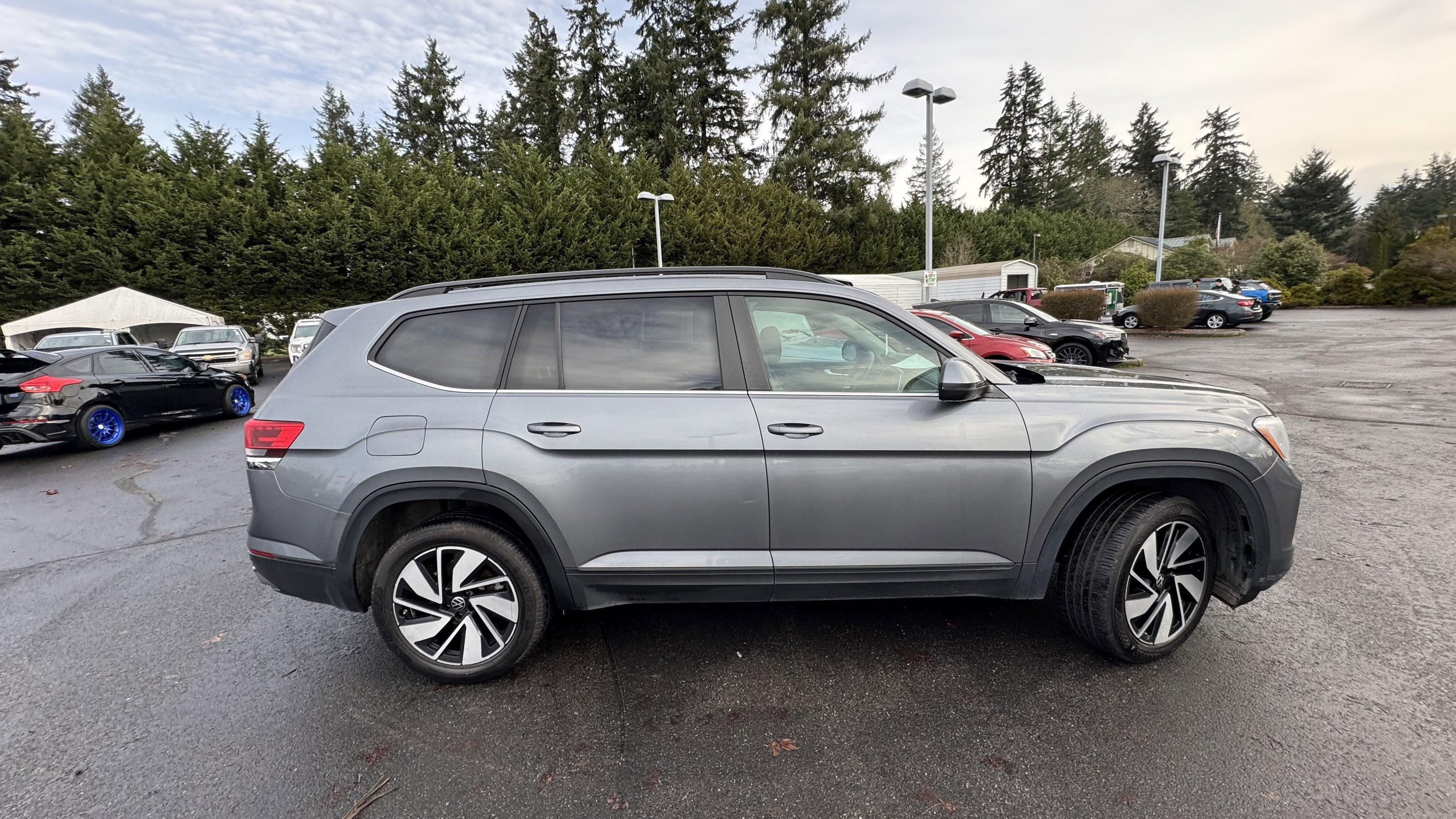 2024 Volkswagen Atlas 2.0T SE w/Technology