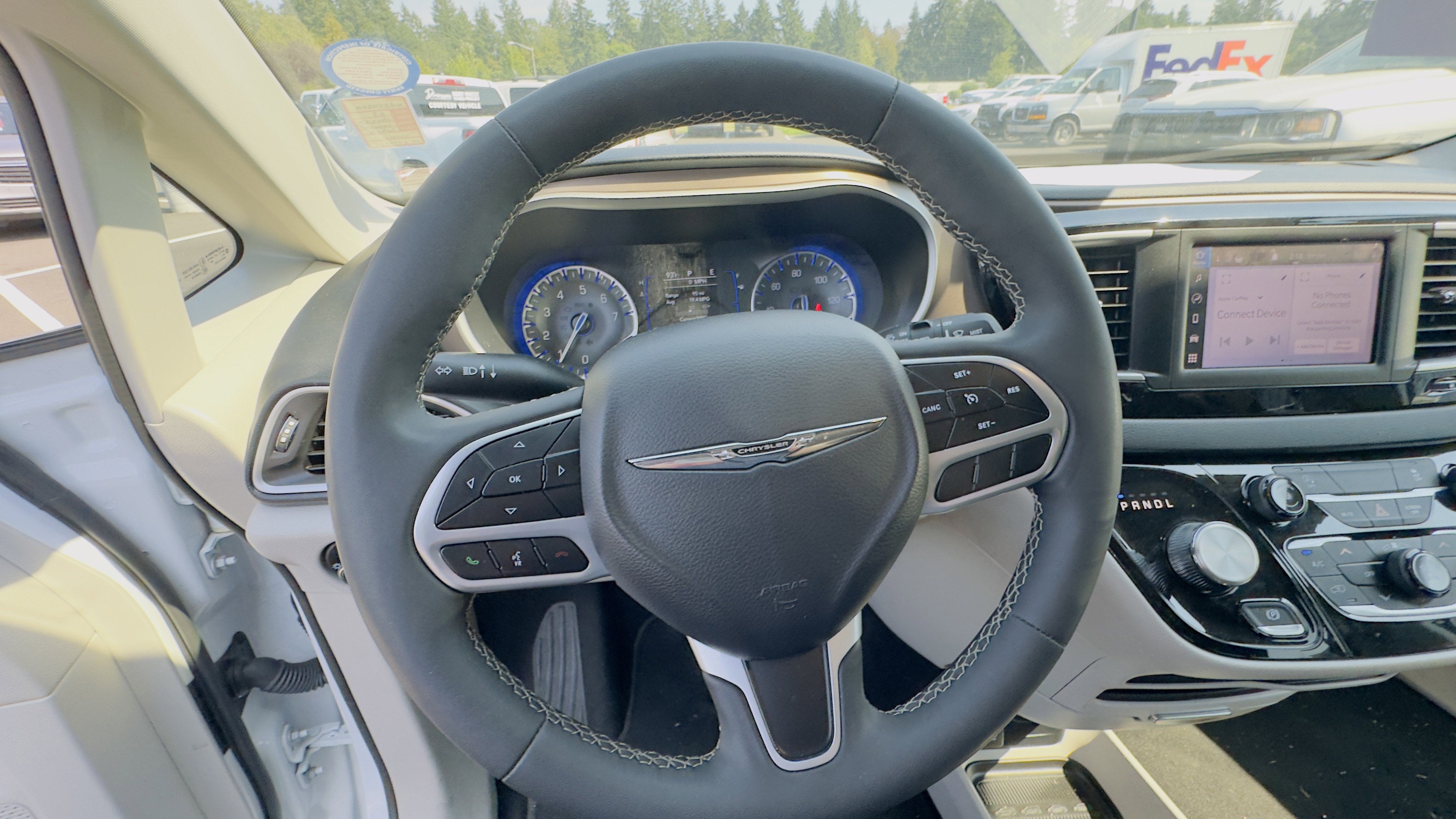 2023 Chrysler Voyager LX