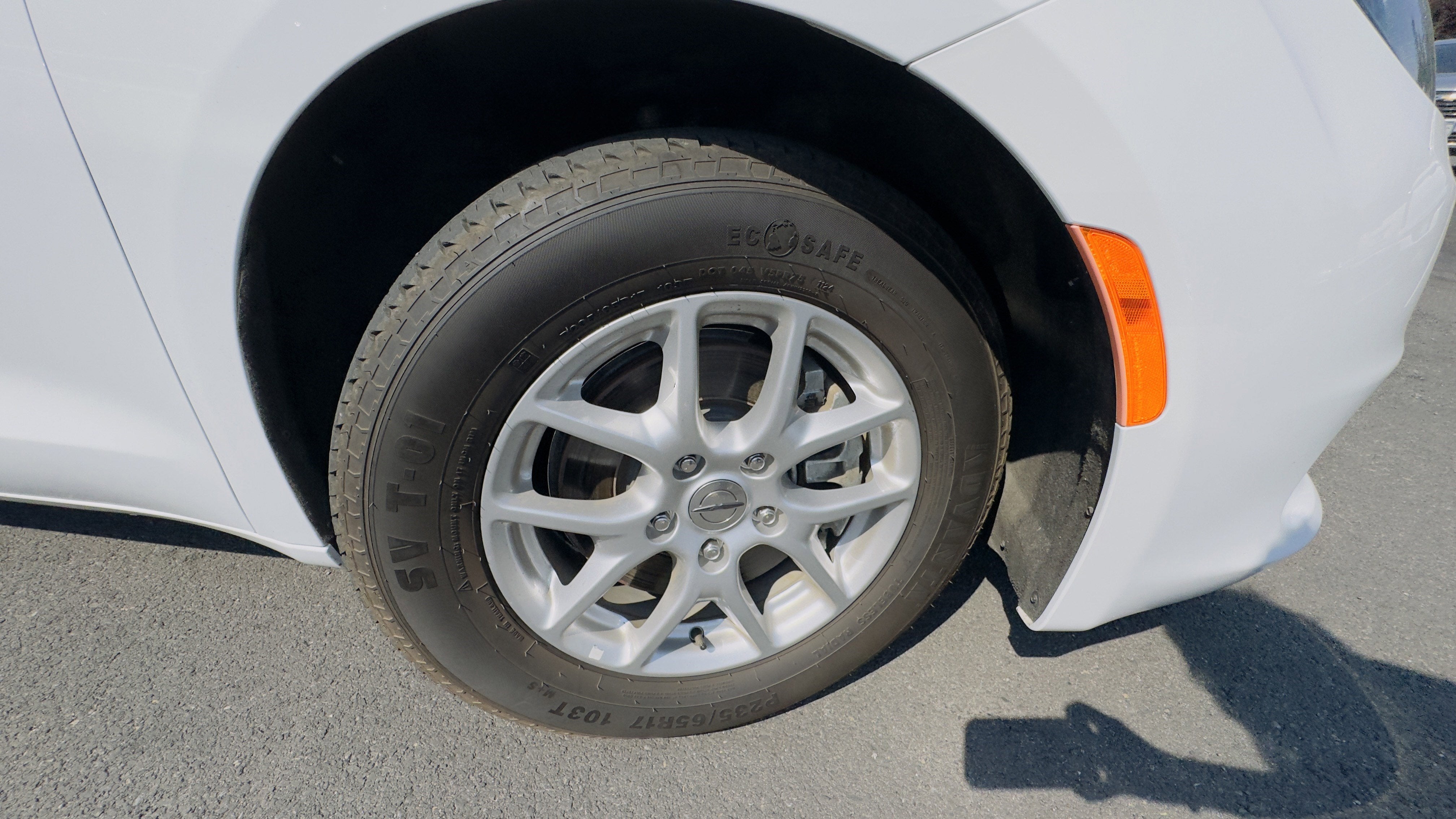 2023 Chrysler Voyager LX