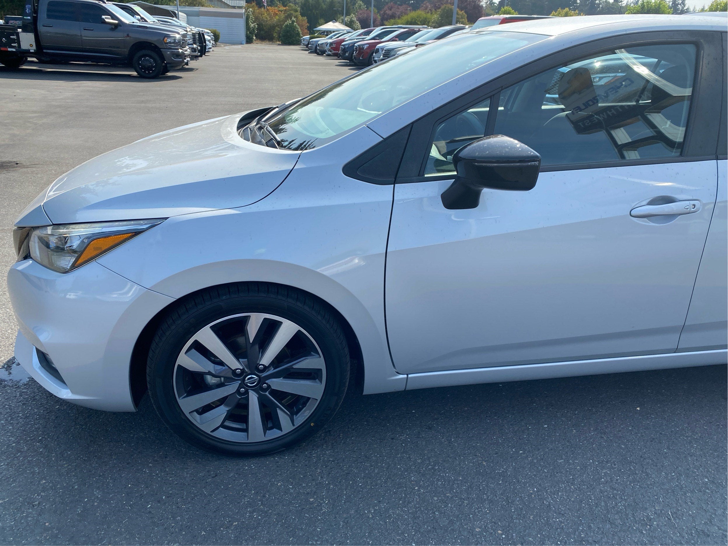 2020 Nissan Versa SR Xtronic CVT