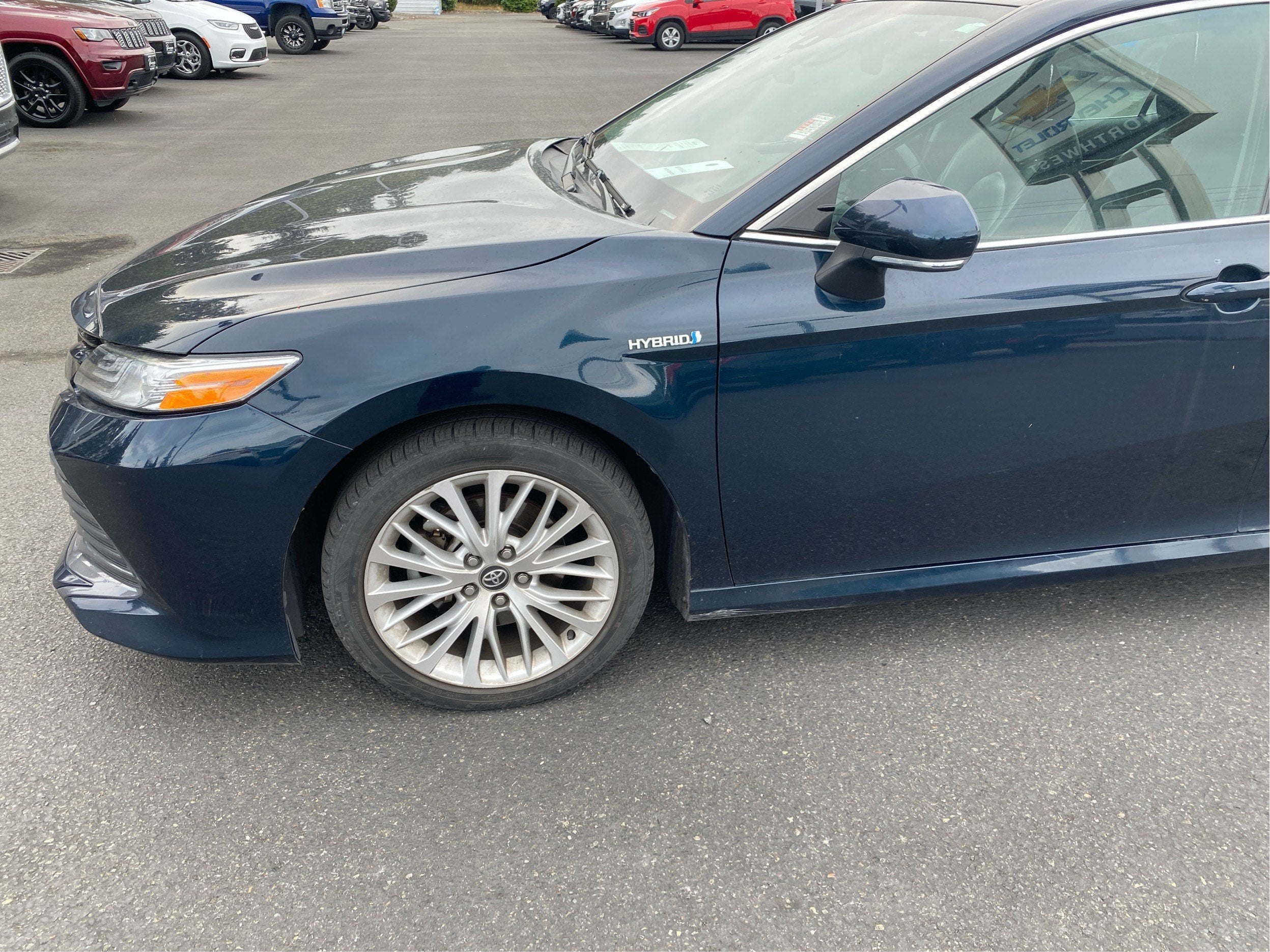 2020 Toyota Camry Hybrid XLE