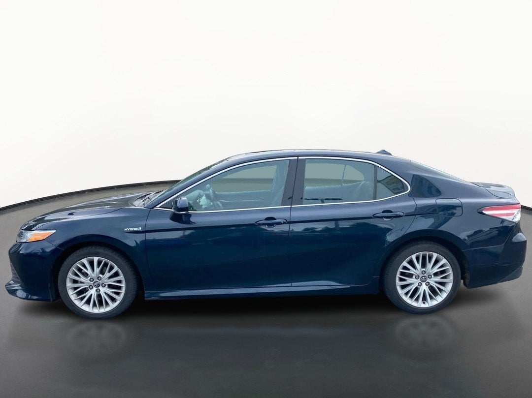 2020 Toyota Camry Hybrid XLE