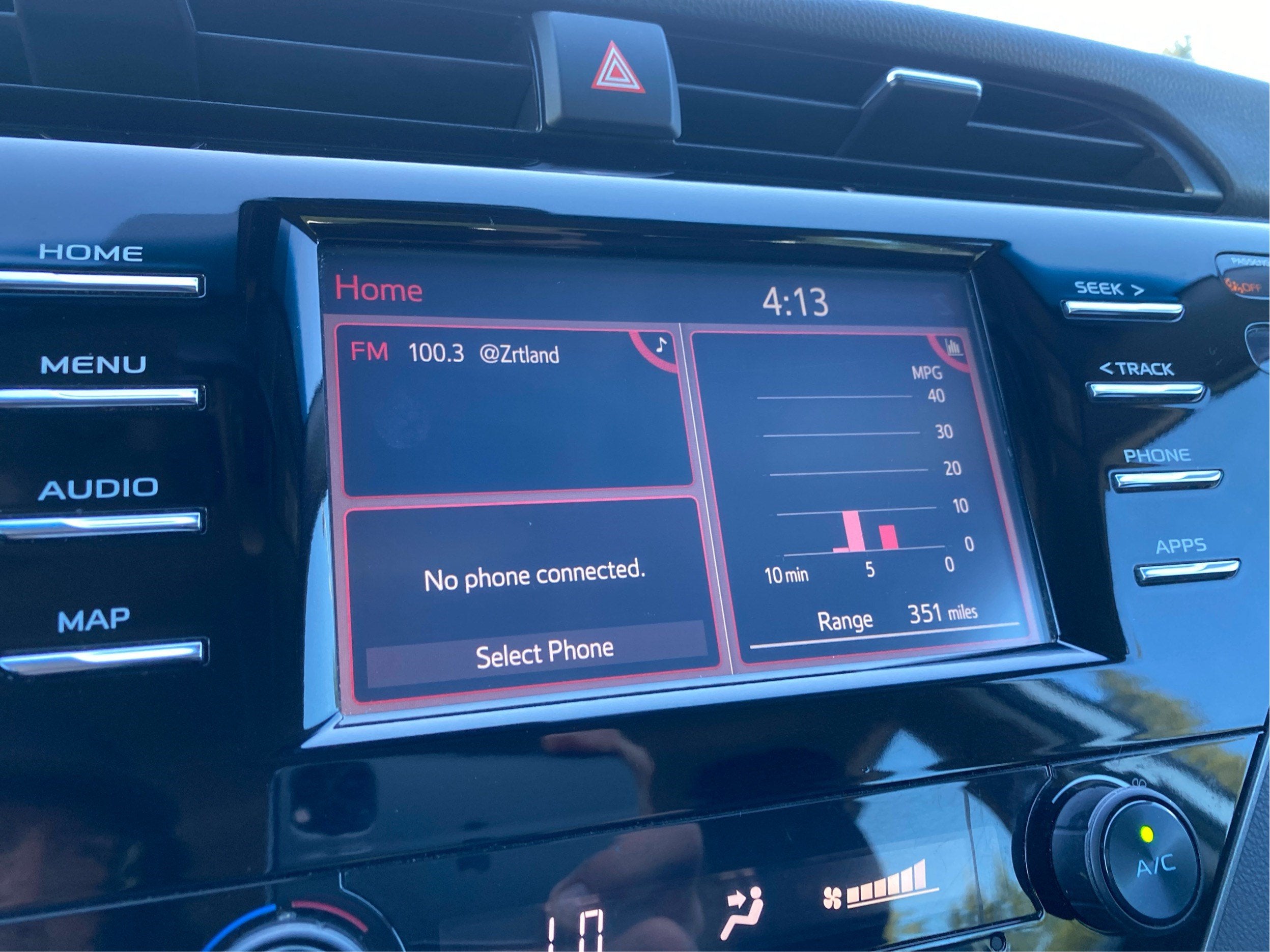 2020 Toyota Camry SE