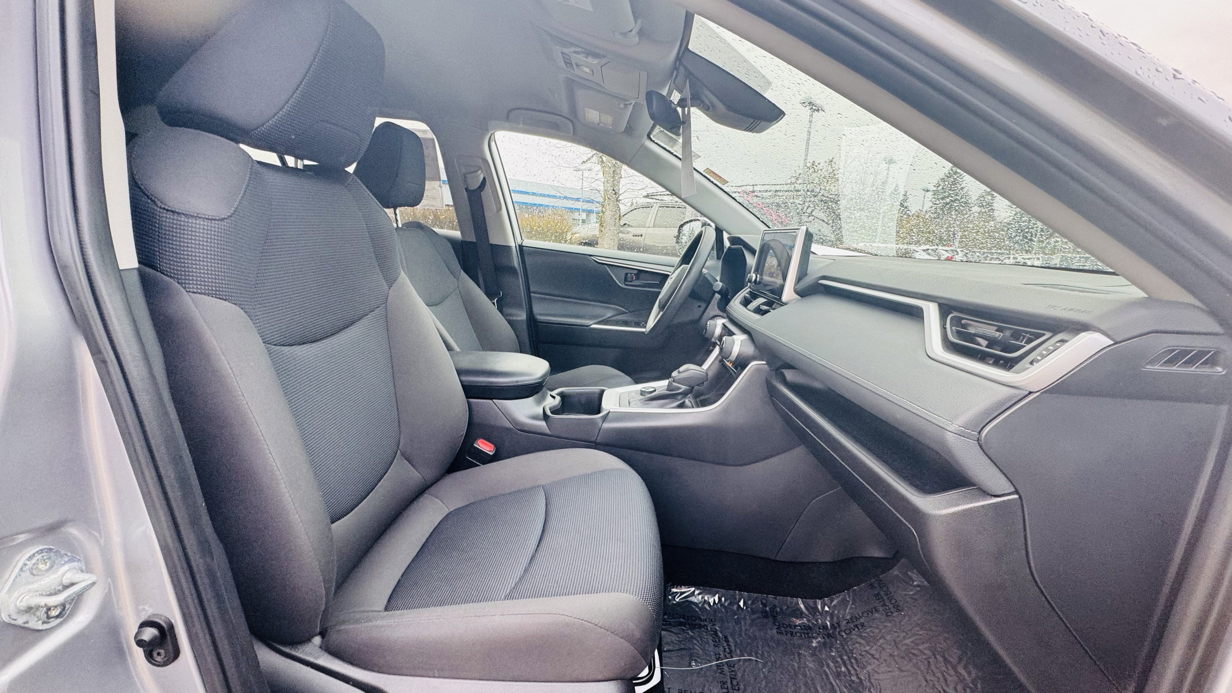 2023 Toyota RAV4 Hybrid LE