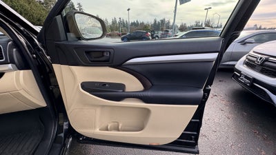 2015 Toyota Highlander LE