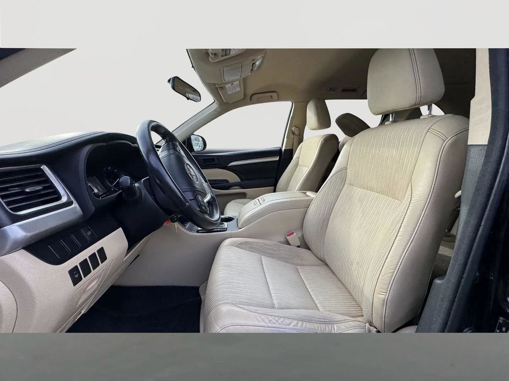 2015 Toyota Highlander LE