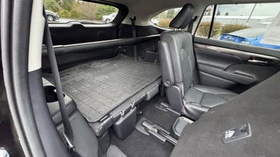 2021 Toyota Highlander Hybrid Platinum