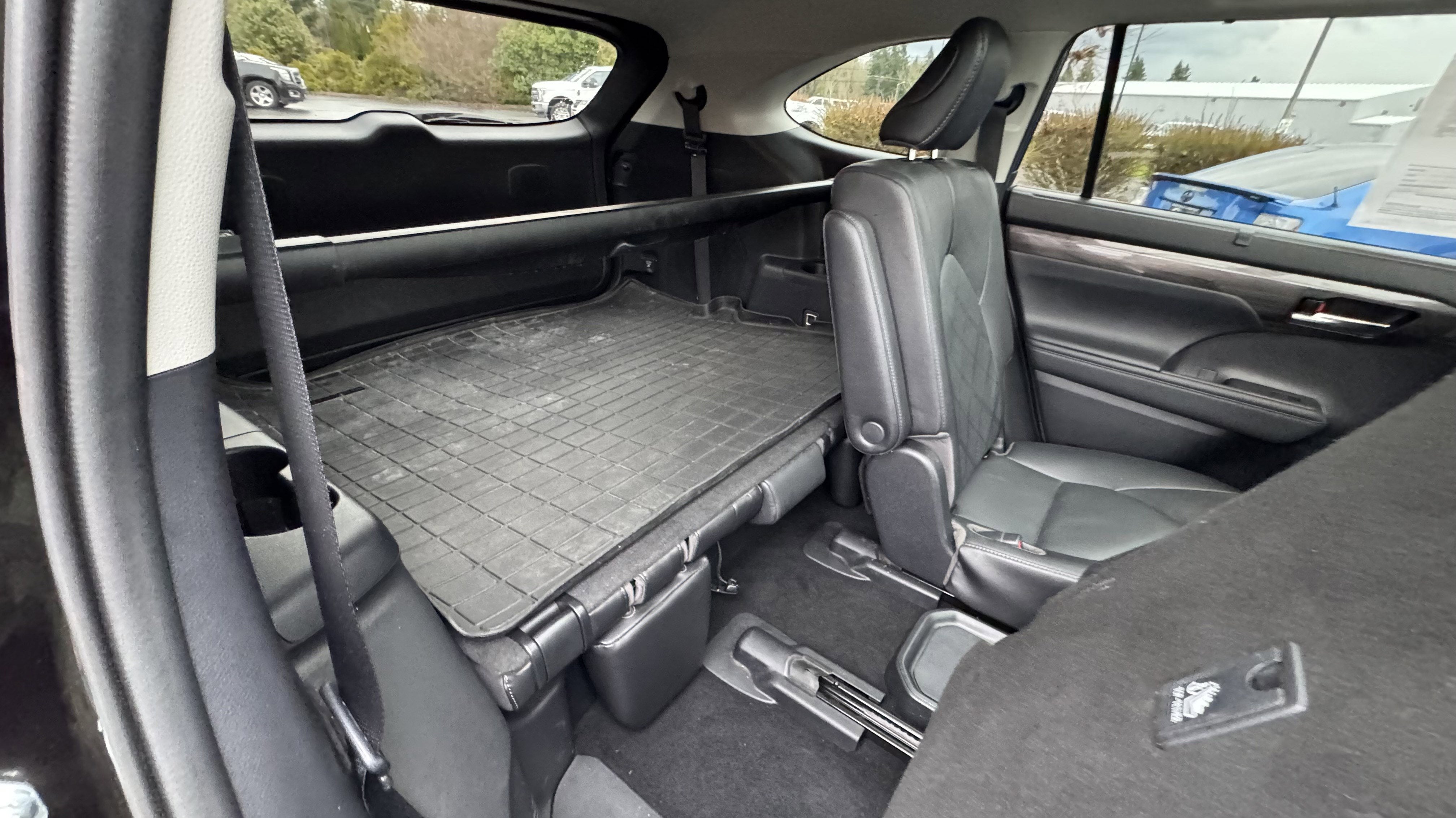 2021 Toyota Highlander Hybrid Platinum