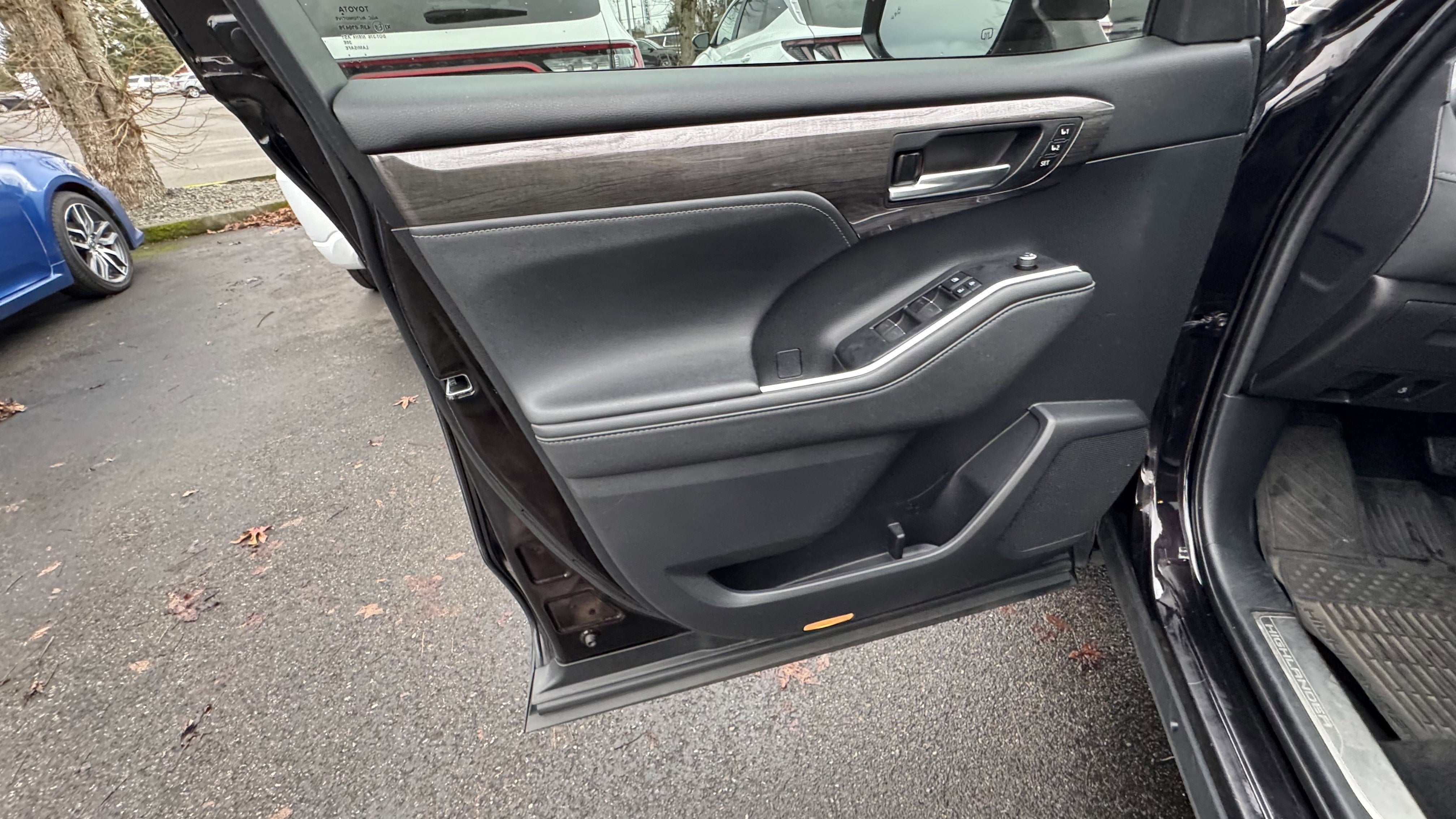 2021 Toyota Highlander Hybrid Platinum