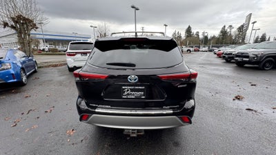 2021 Toyota Highlander Hybrid Platinum