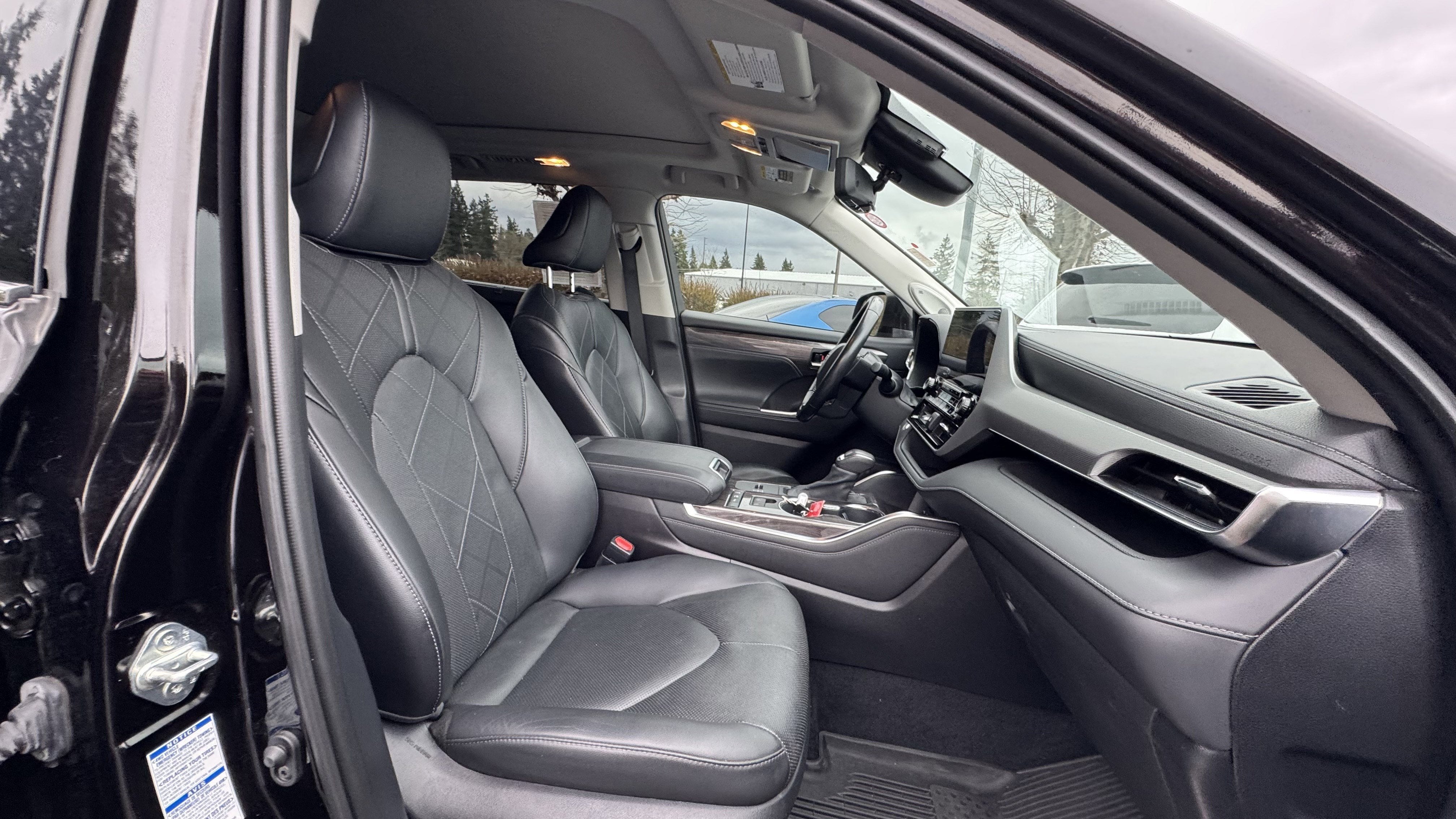 2021 Toyota Highlander Hybrid Platinum