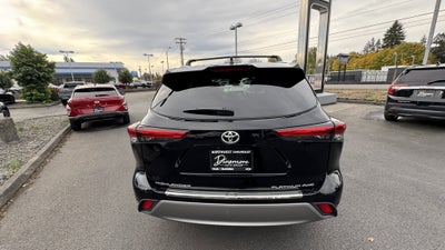 2022 Toyota Highlander Platinum