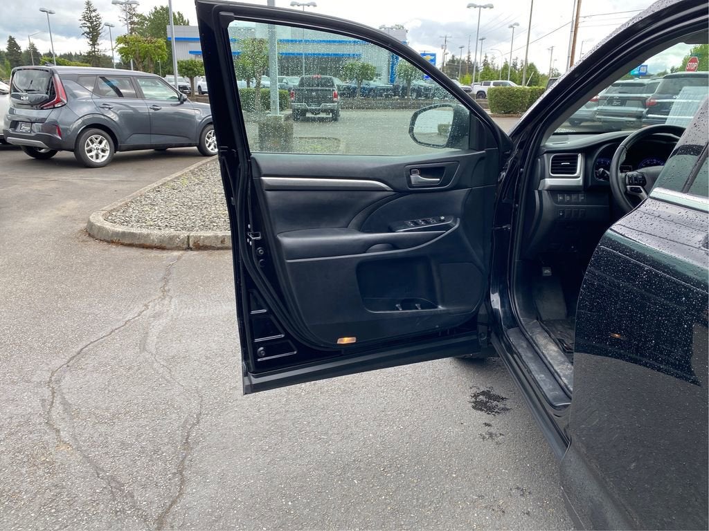 2019 Toyota Highlander SE