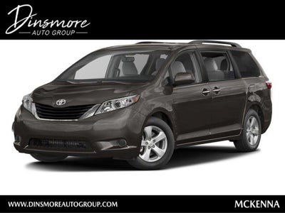 2017 Toyota Sienna LE Auto Access Seat