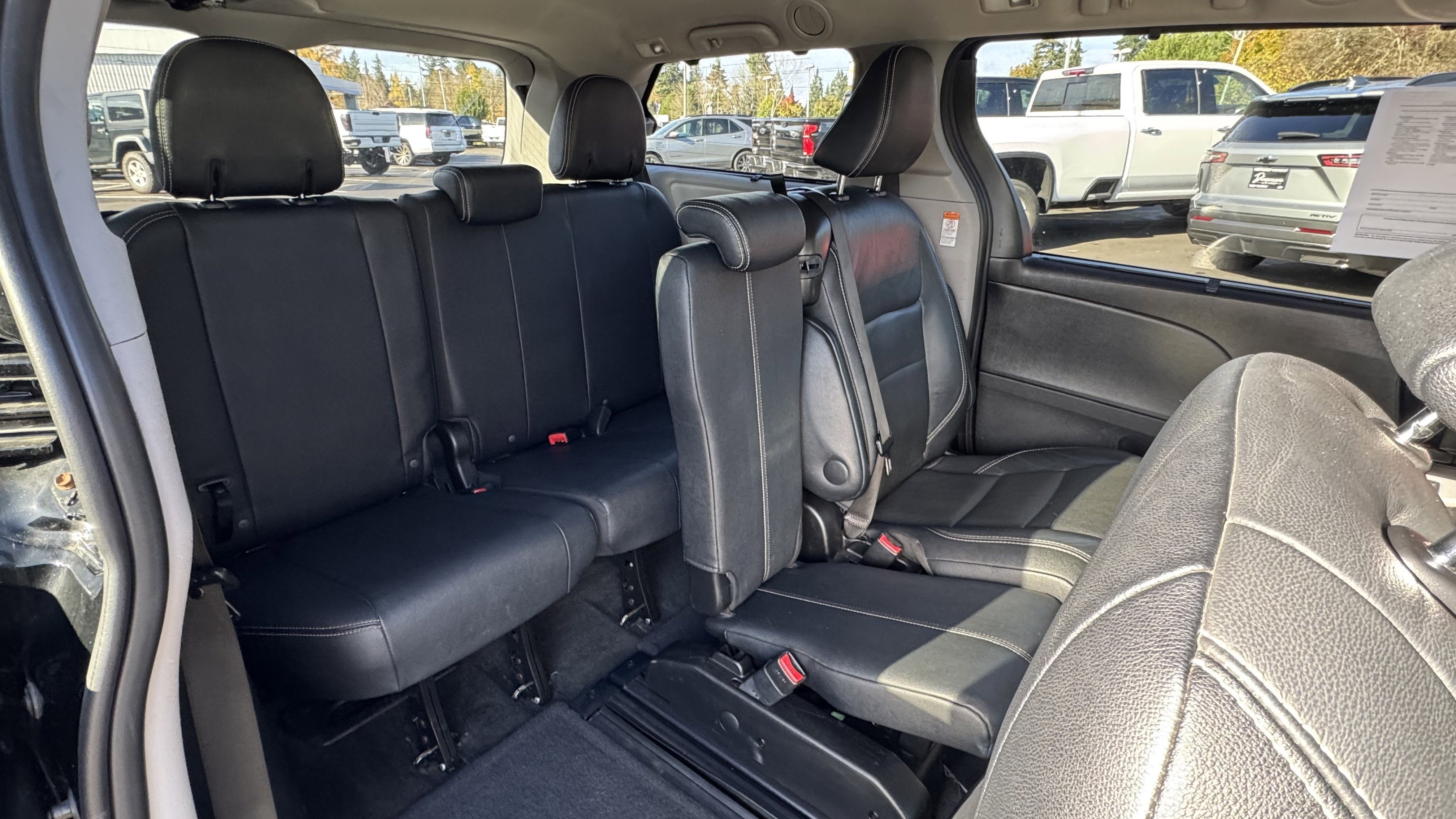 2015 Toyota Sienna SE 8 Passenger