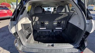 2015 Toyota Sienna SE 8 Passenger