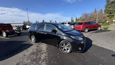 2015 Toyota Sienna SE 8 Passenger
