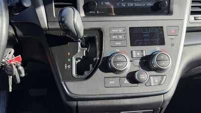 2015 Toyota Sienna SE 8 Passenger
