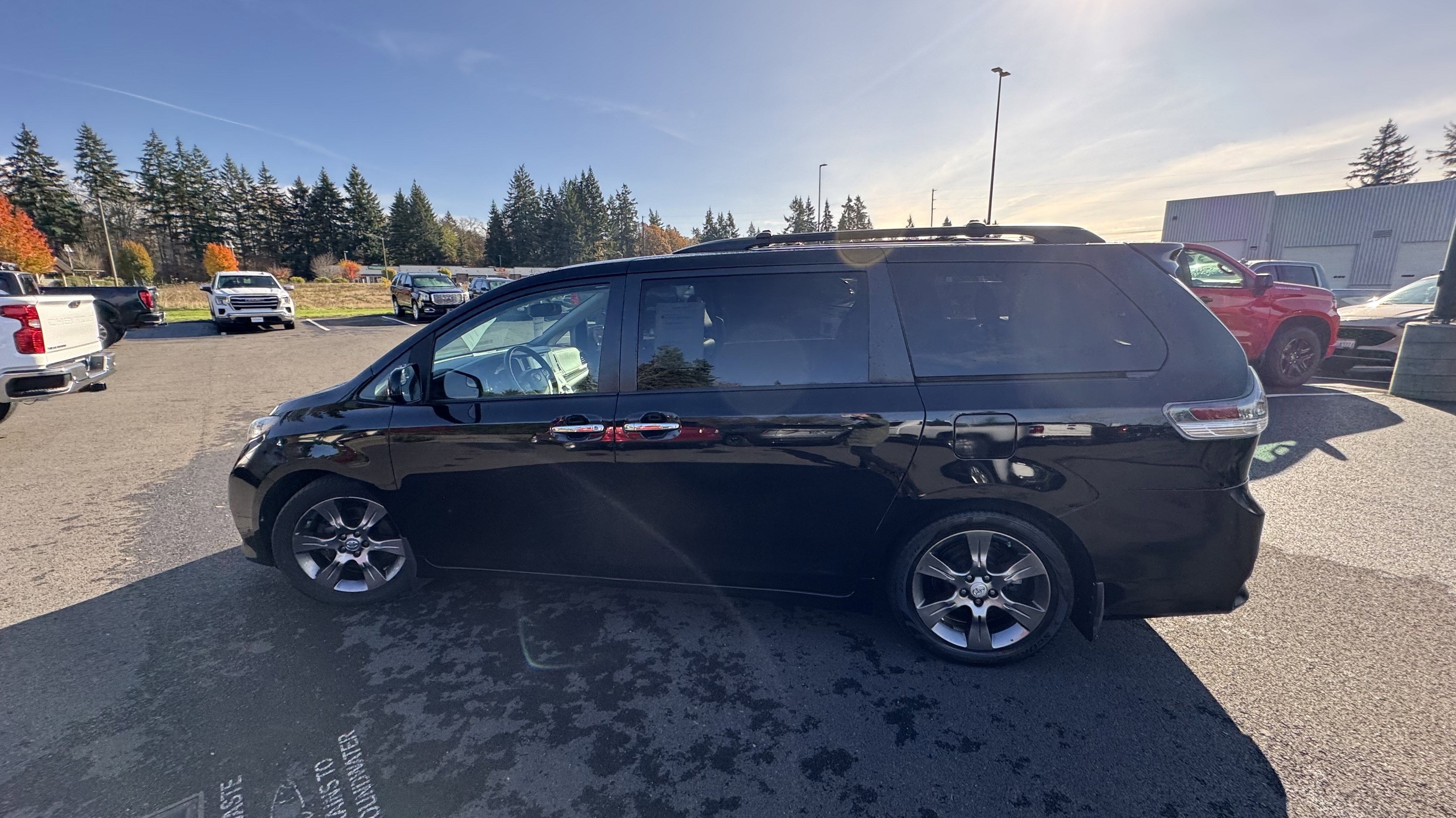 2015 Toyota Sienna SE 8 Passenger
