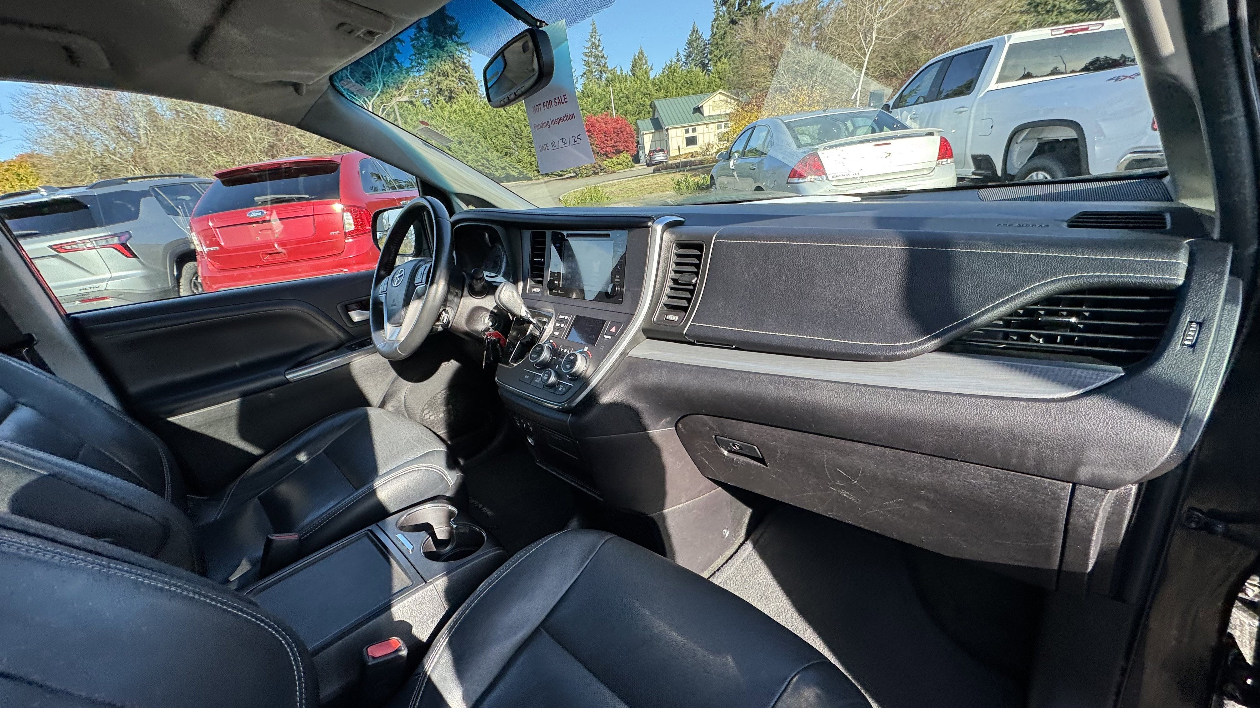 2015 Toyota Sienna SE 8 Passenger