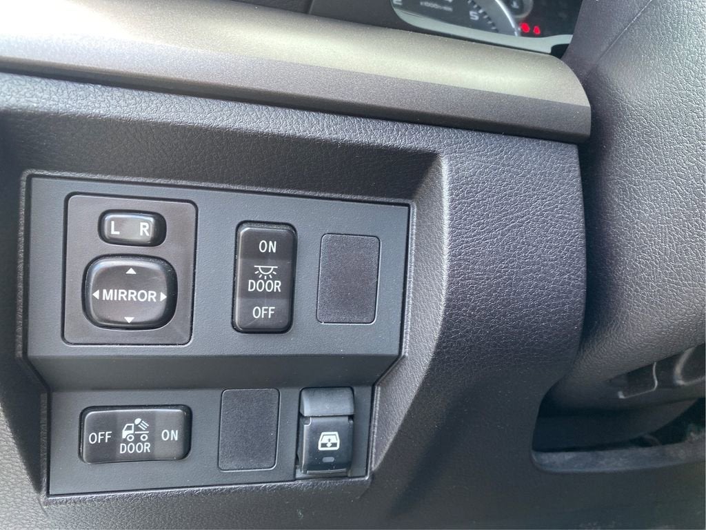 2015 Toyota Tundra SR5