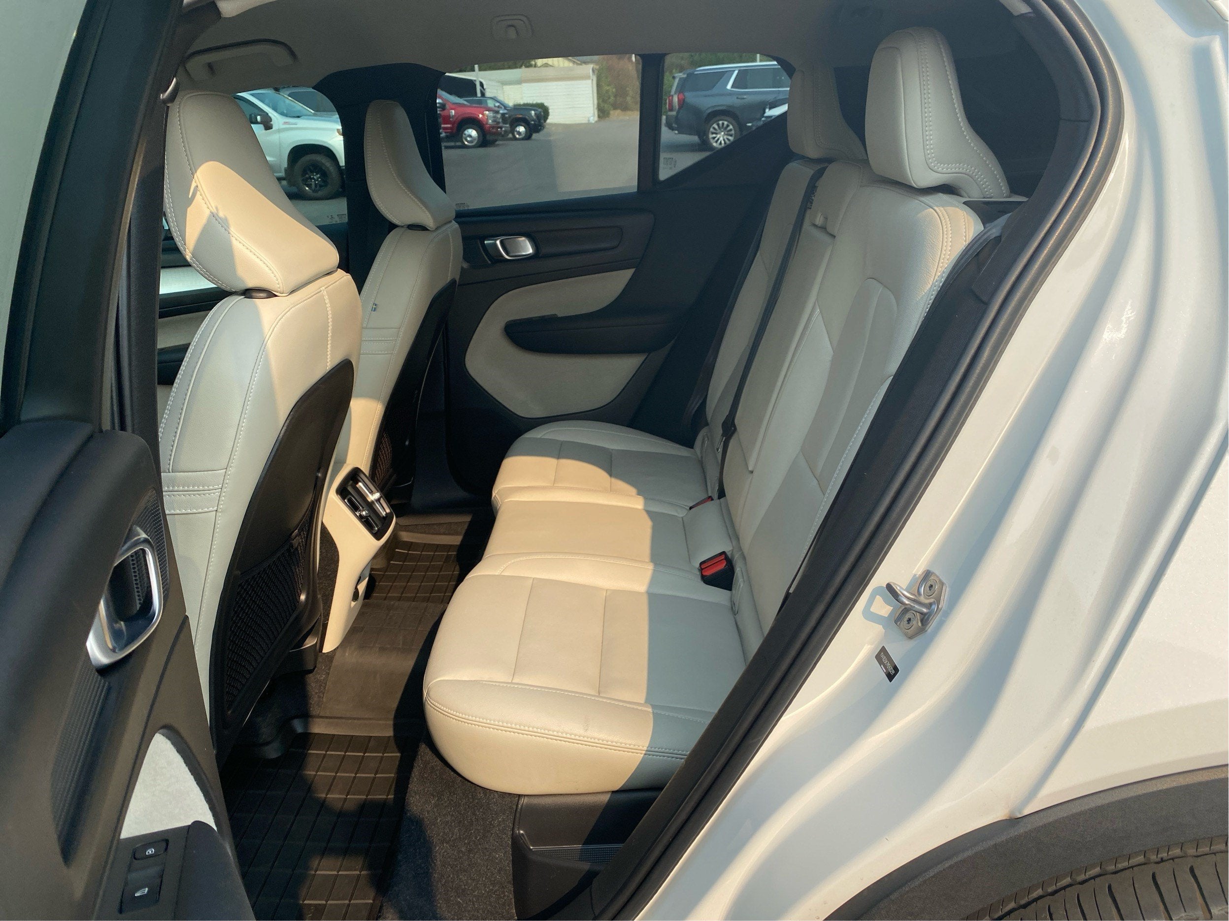 2021 Volvo XC40 T5 Momentum