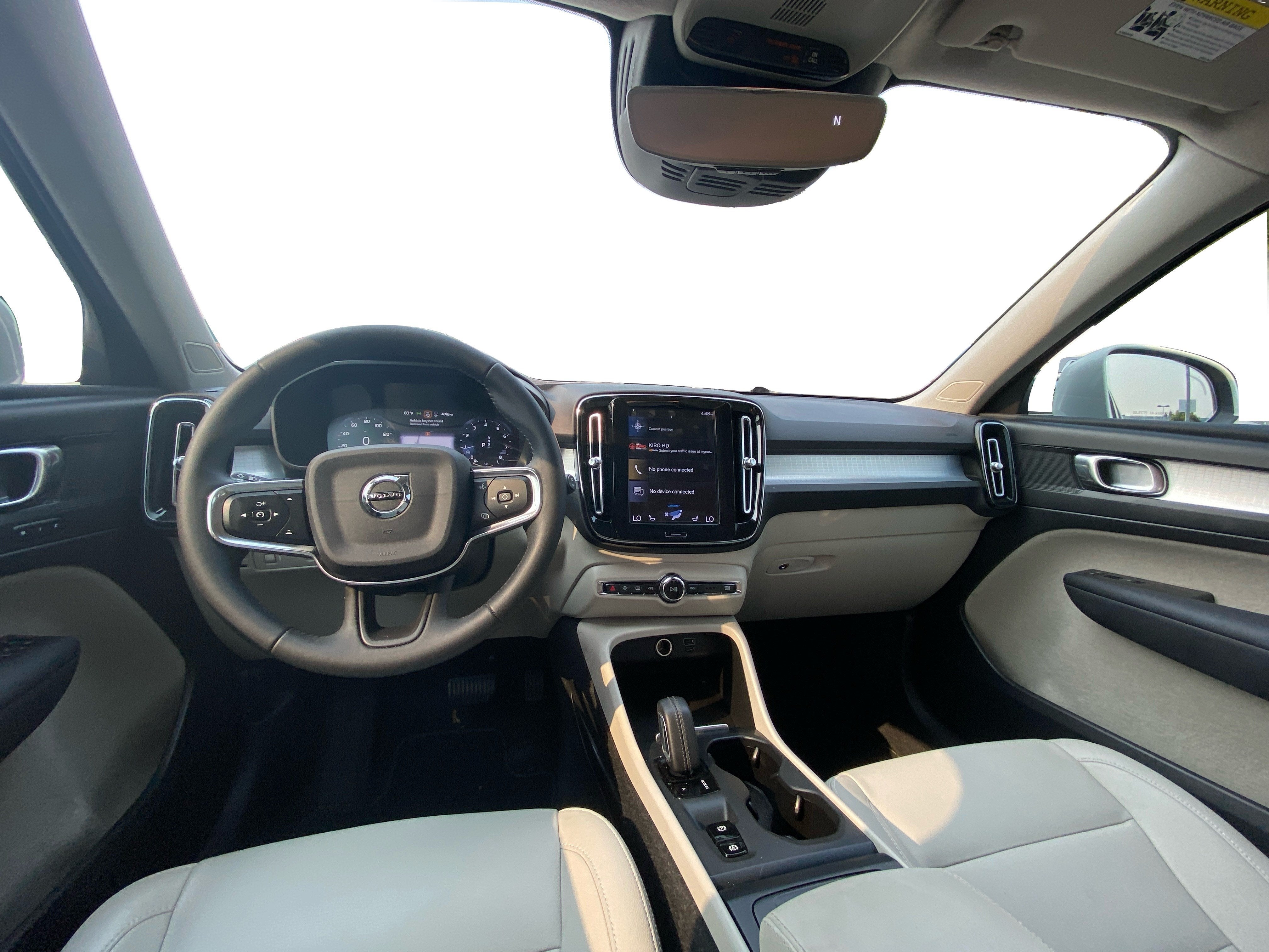 2021 Volvo XC40 T5 Momentum