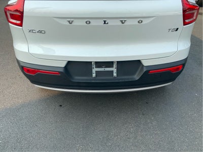 2021 Volvo XC40 T5 Momentum