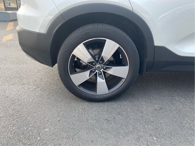 2021 Volvo XC40 T5 Momentum