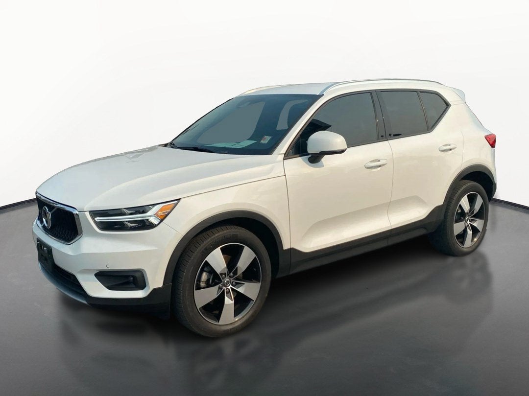 2021 Volvo XC40 T5 Momentum