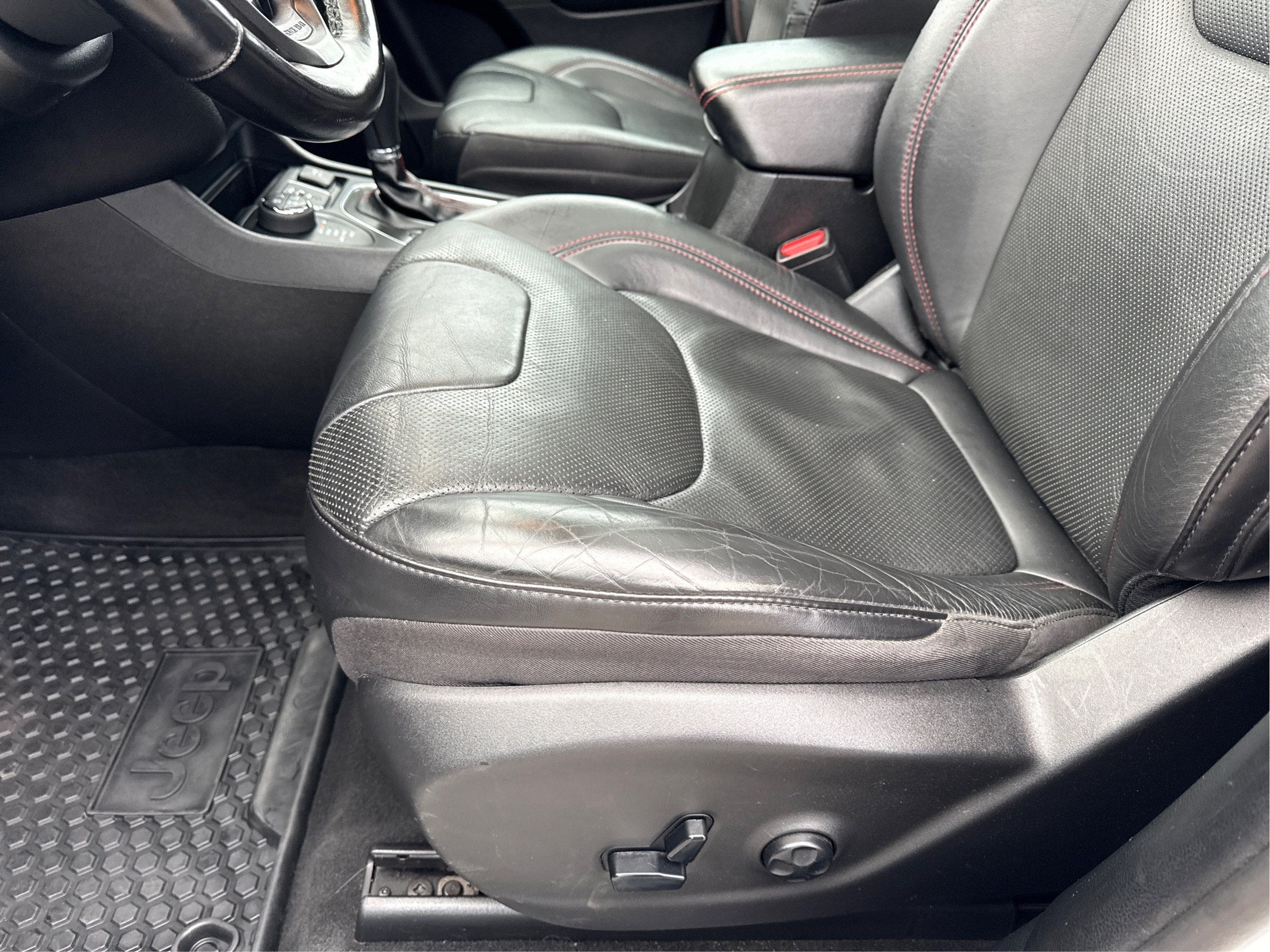 2021 Jeep Cherokee Trailhawk