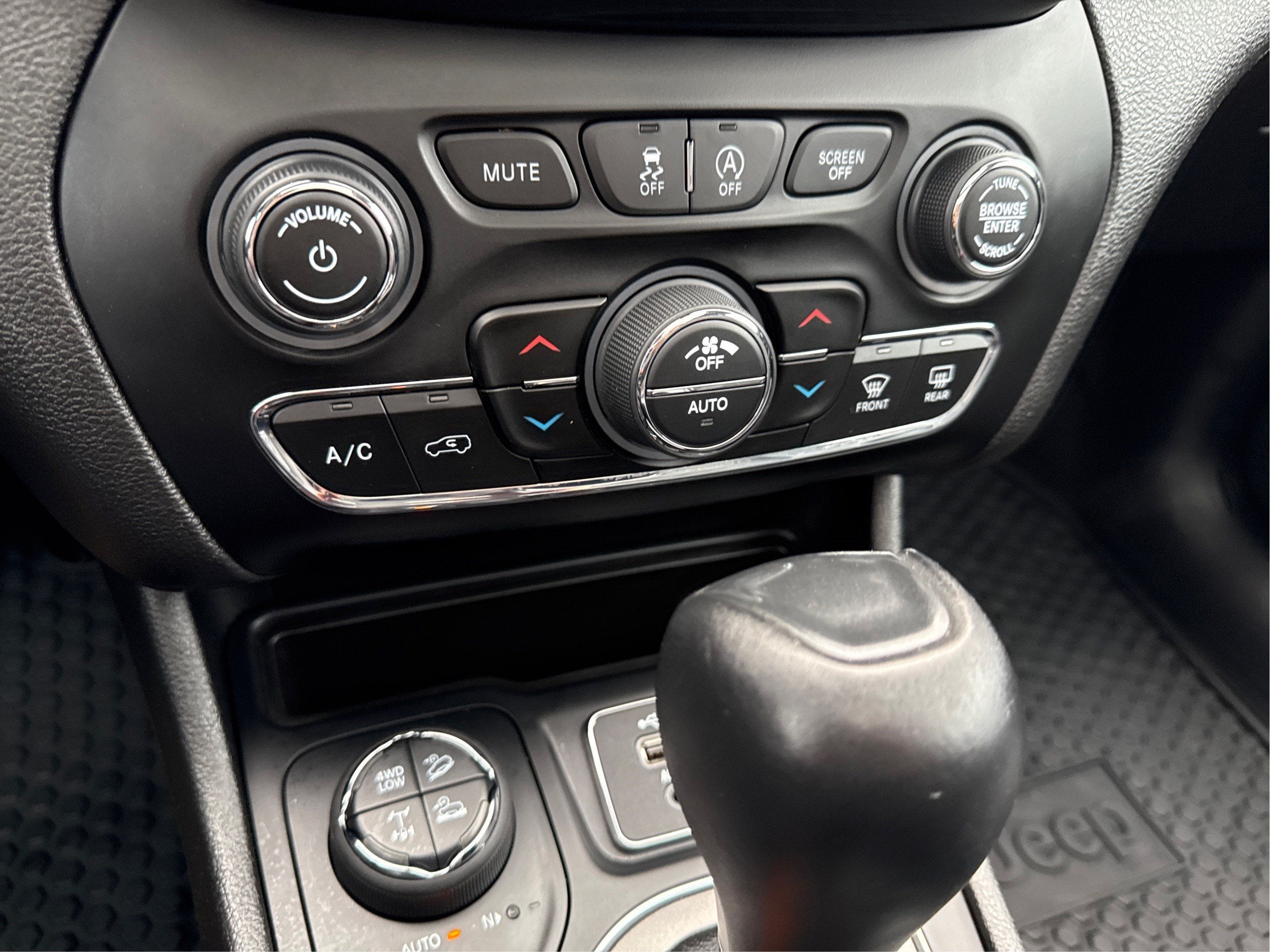 2021 Jeep Cherokee Trailhawk