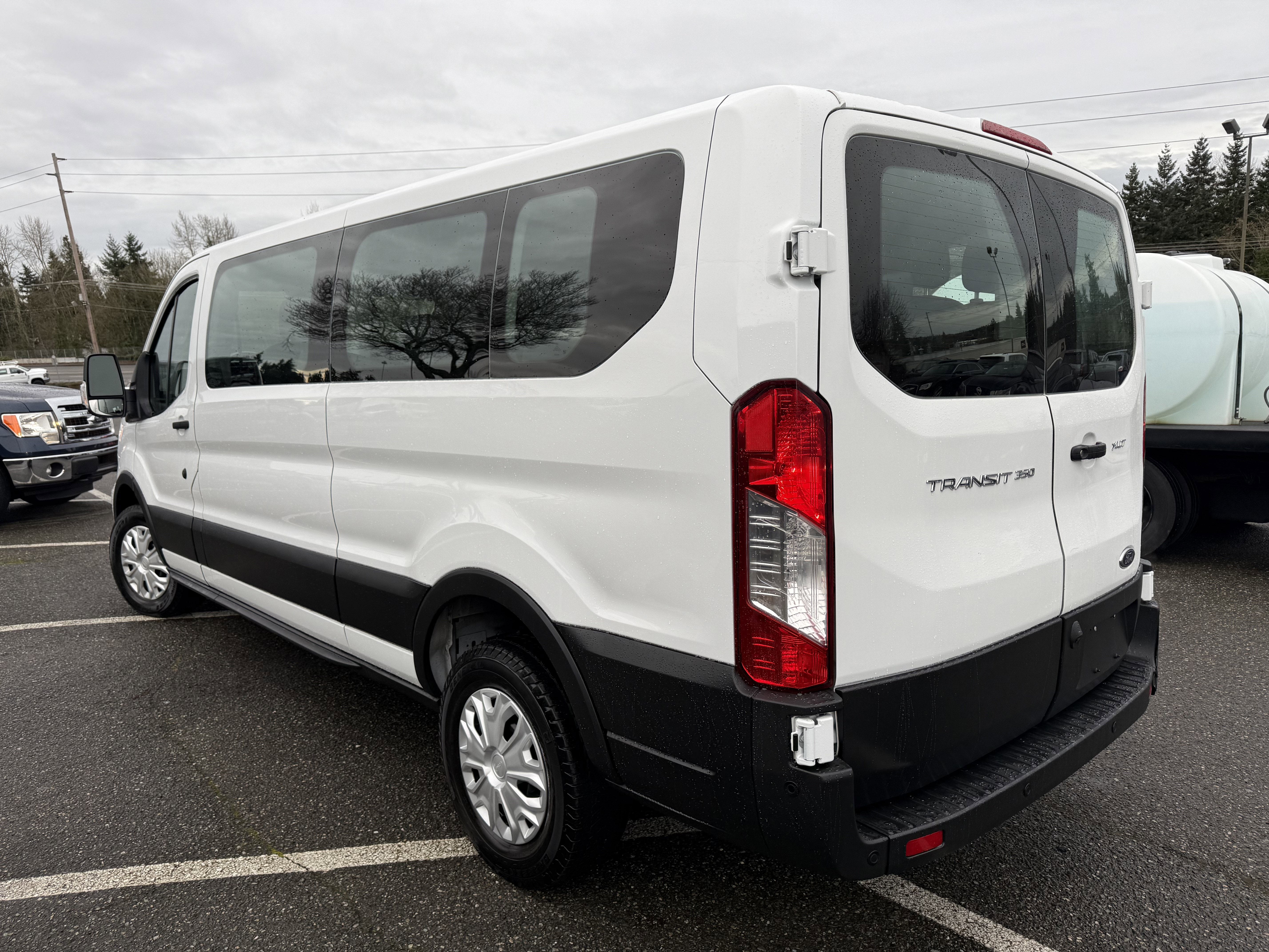 2021 Ford Transit Passenger Wagon XLT