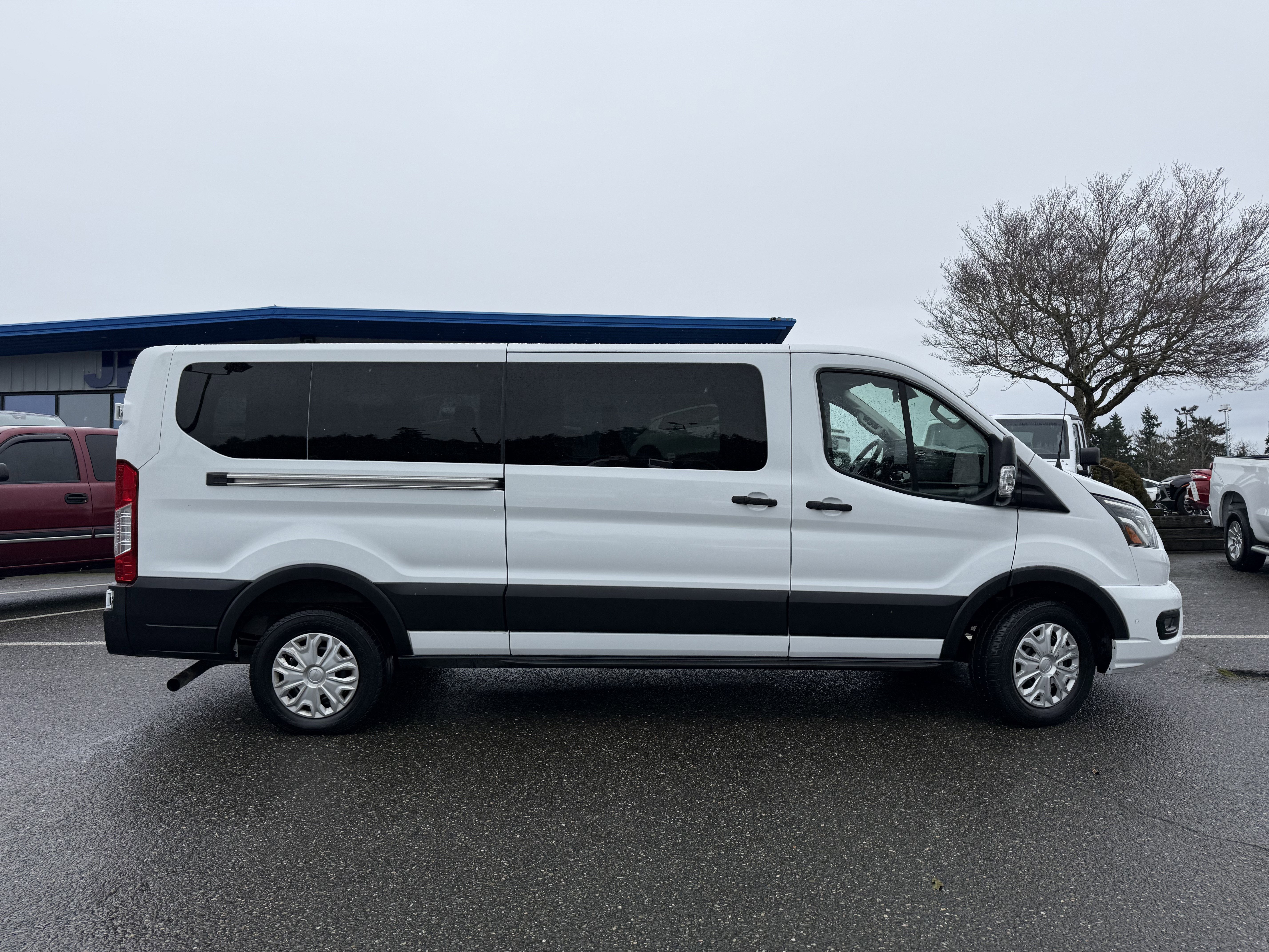 2023 Ford Transit Passenger Wagon XL