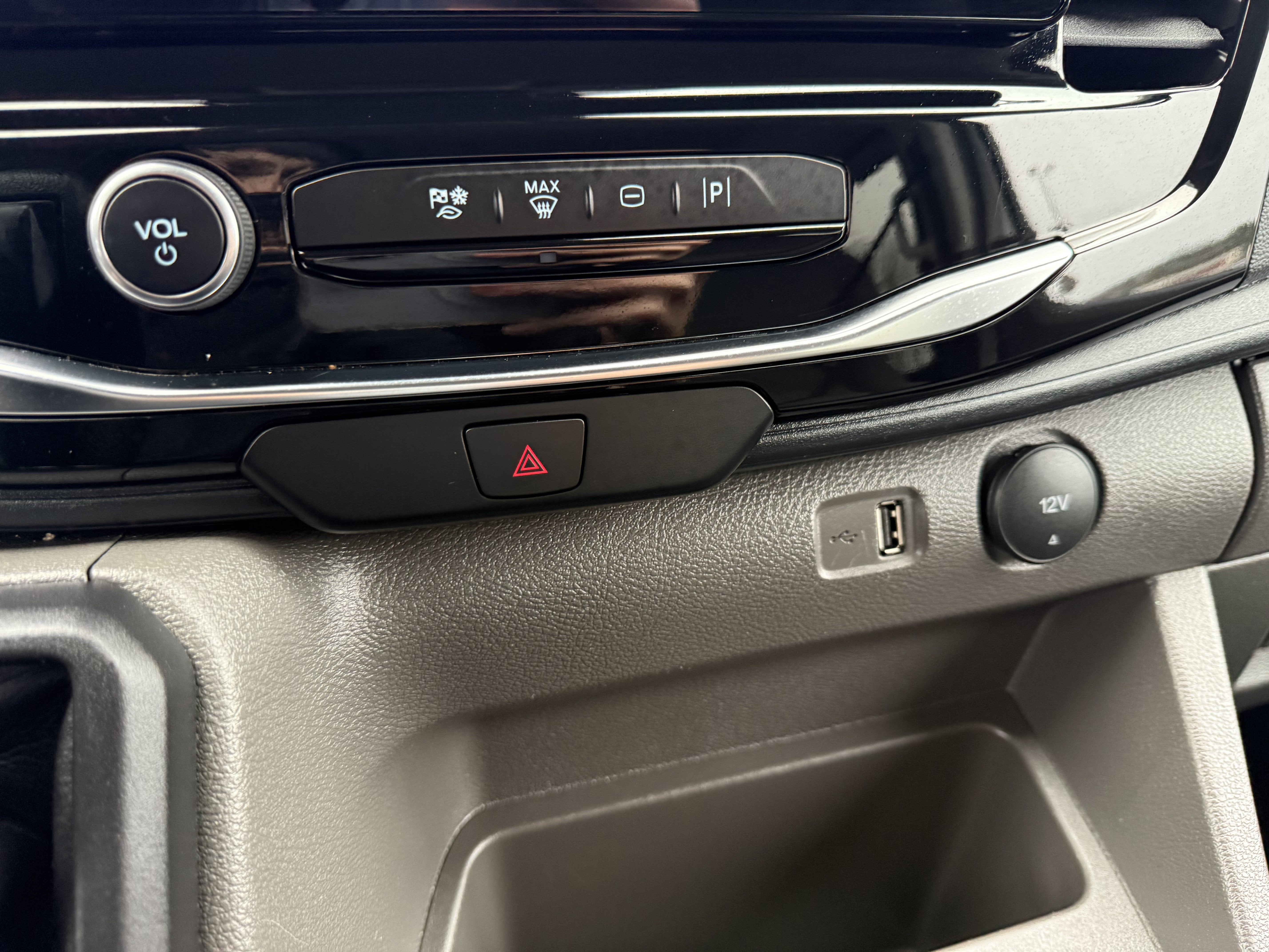 2023 Ford Transit Passenger Wagon XL