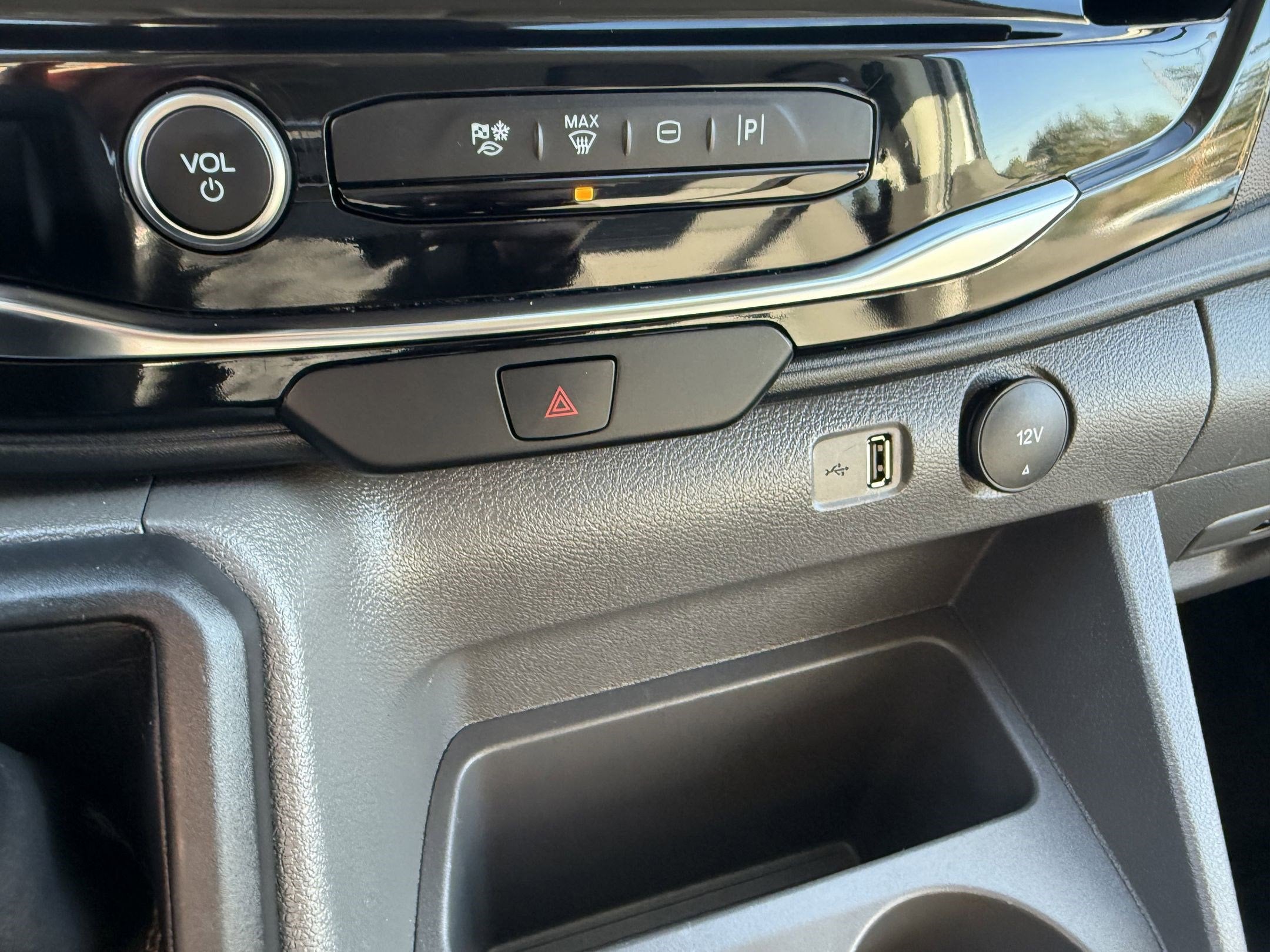 2024 Ford Transit Passenger Wagon XL