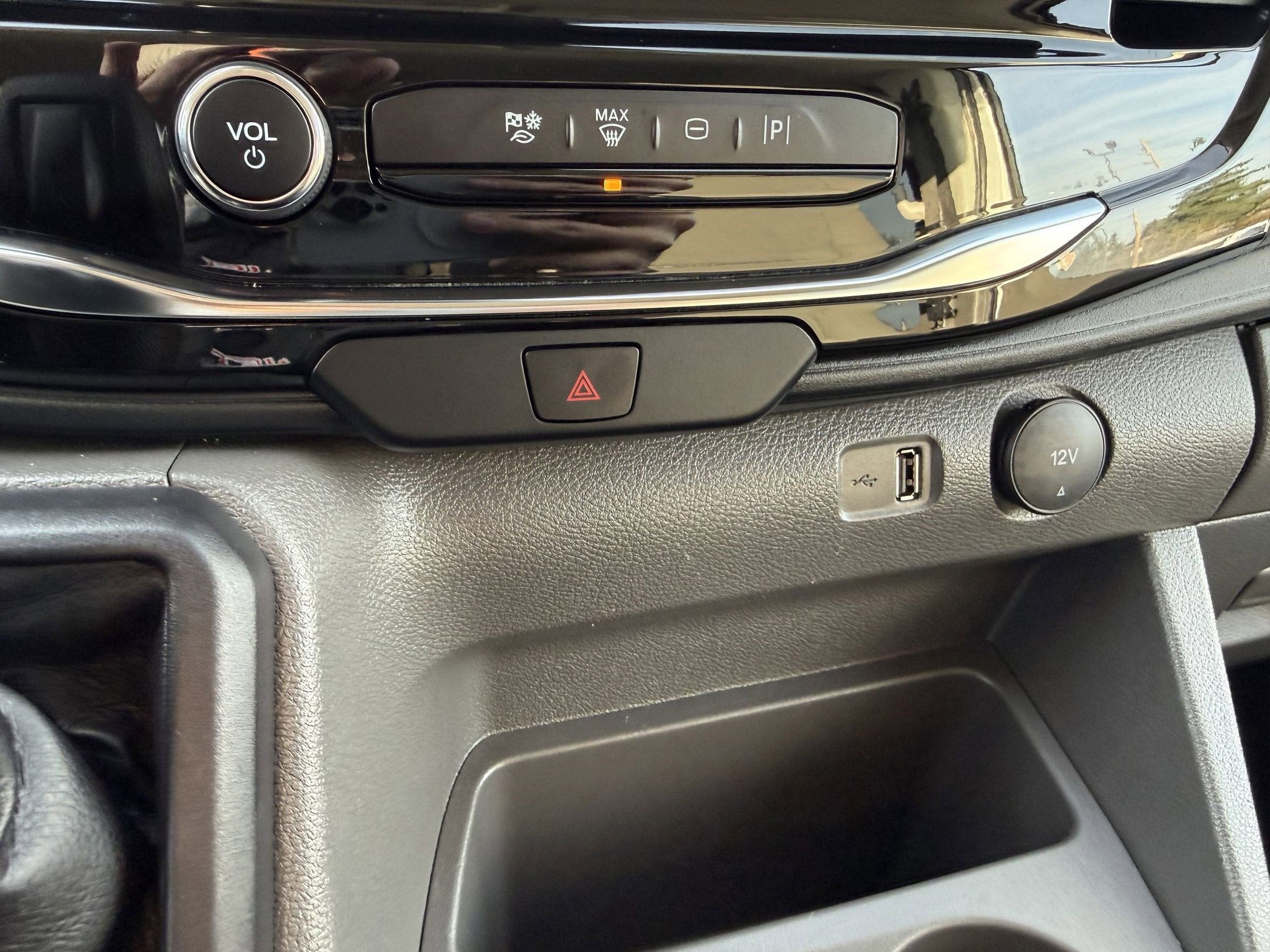 2024 Ford Transit Passenger Wagon XL