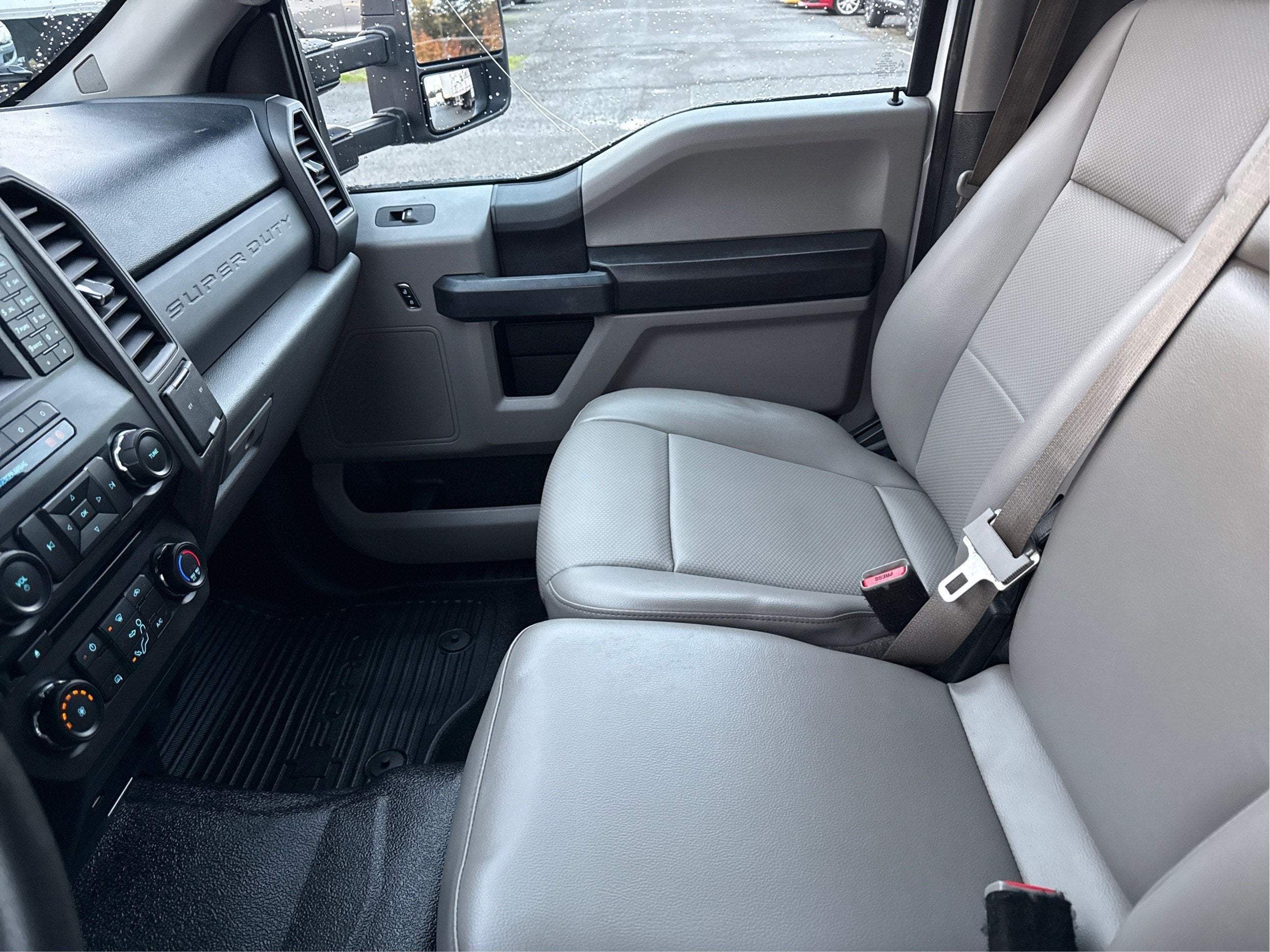 2017 Ford Super Duty F-350 DRW Lariat