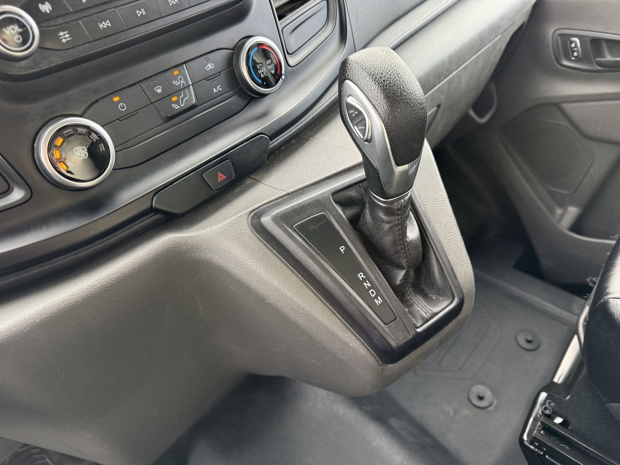 2022 Ford Transit Cutaway T350 RWD DRW 9950