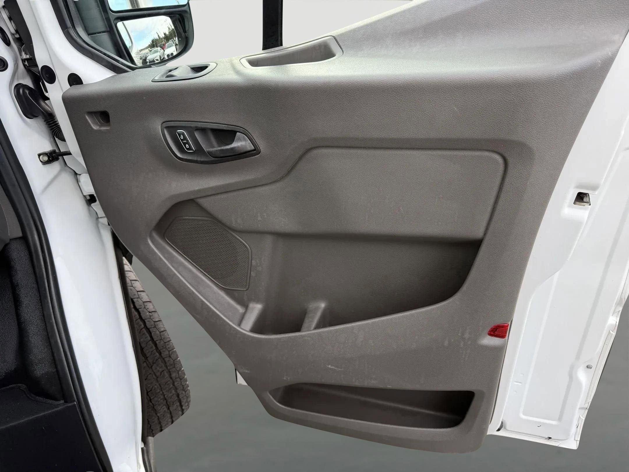 2022 Ford Transit Cutaway T350 RWD DRW 9950