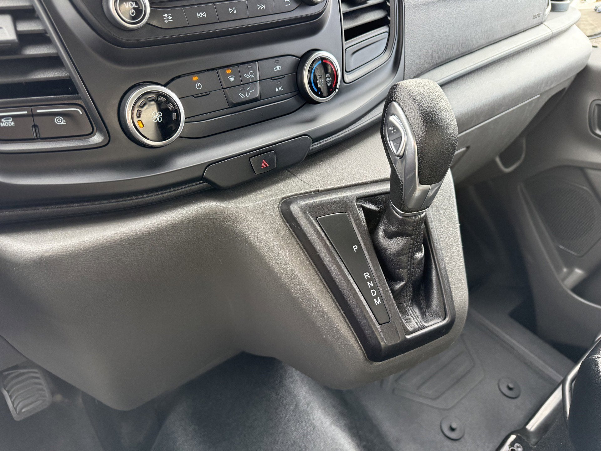 2022 Ford Transit Cutaway T350 RWD DRW 9950